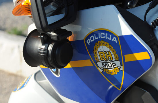 Vozilo hrvatske policije