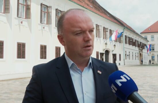Ministar Ivan Šipić daje izjavu za N1