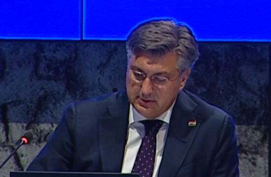 andrej plenković na sjednici vlade