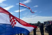 hrvatska zastava u kninu