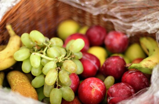 fruit-voće, košara, kruške, grožđe, banana