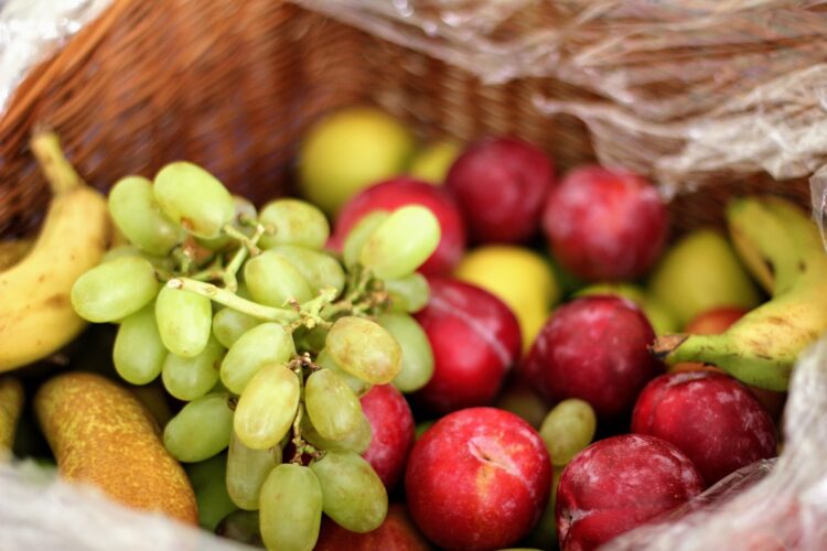 fruit-voće, košara, kruške, grožđe, banana