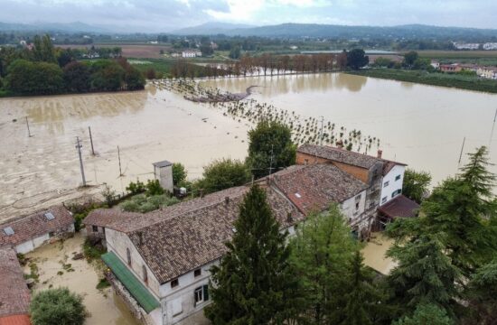 VIDEO / Razorne poplave pogodile sjever Italije: Više od tisuću ljudi evakuirano