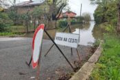 FOTO, VIDEO / Kupa prešla 800 cm, interventne snage u Karlovcu