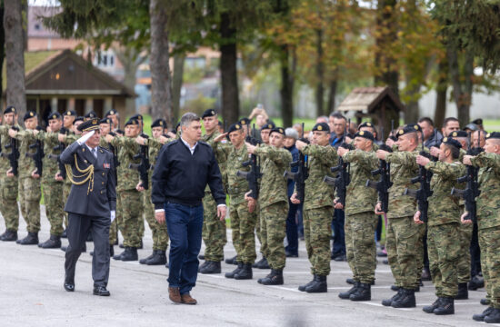 Zoran Milanović i hrvatski vojnici