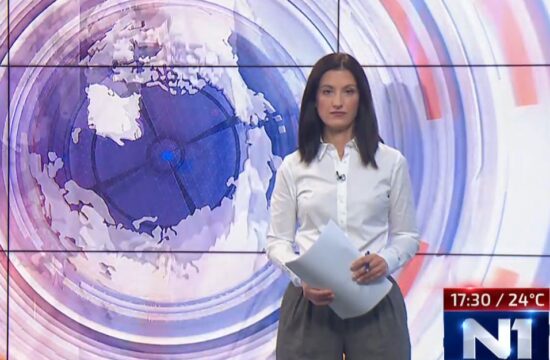 Nina Kljenak vodi Pregled dana