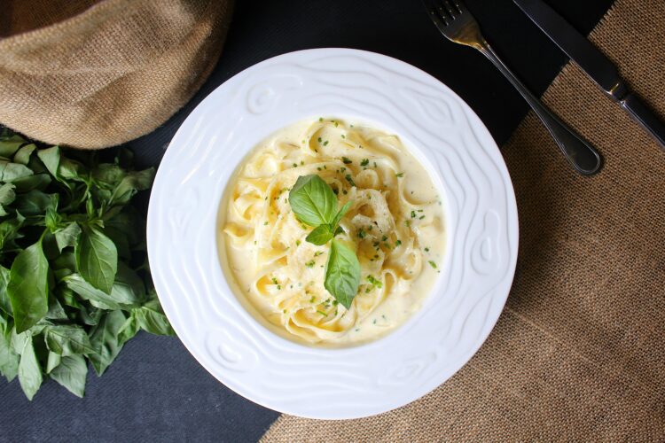 fettuccine alfredo, tjestenina