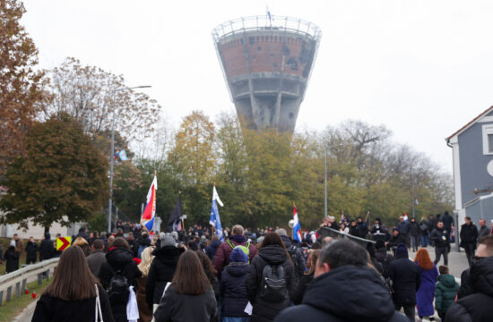 vukovar, kolona sjećanja ispod vodenog tornja 2024.