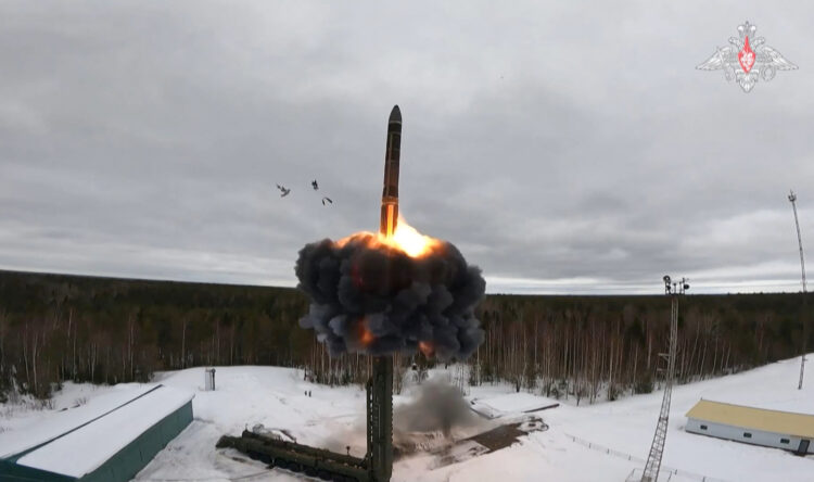 Lansiranje interkontinentalne balističke rakete u pokaznoj vježbi.