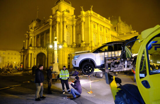 snimanje filma canary black ispred zagrebačkog hnk-a