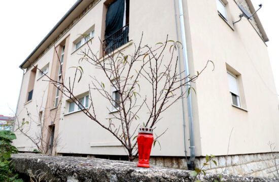 Knin: Stambena zgrada u kojoj se dogodila tragedija s ručnom bombom