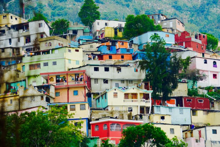 Blok stambenihg zgrada u glavnom gradu Haitija Port-au-Princeu