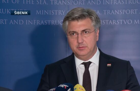 andrej plenković daje izjavu za medije