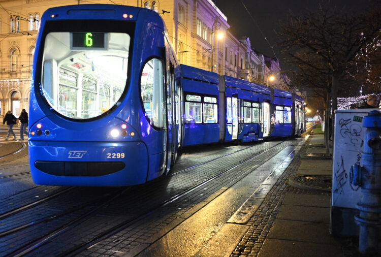 Tramvaj izletio iz tračnica