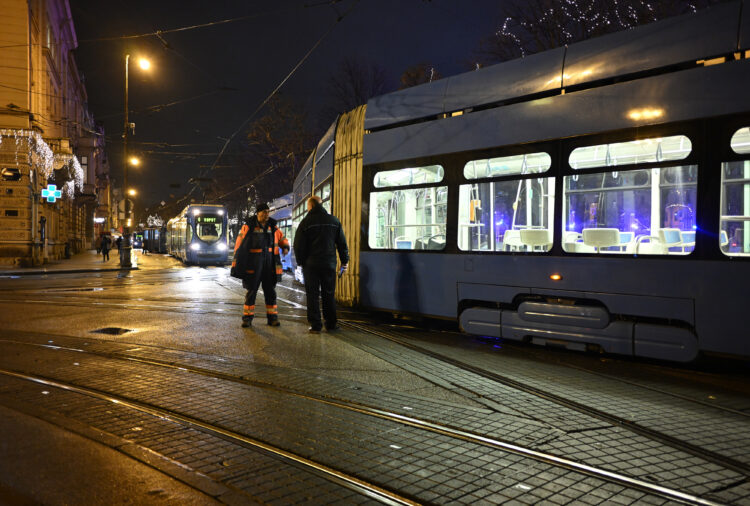 Tramvaj izletio iz tračnica