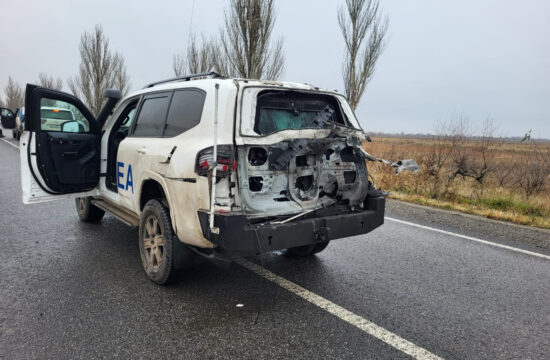 oštećeno IAEA automobil na cesti