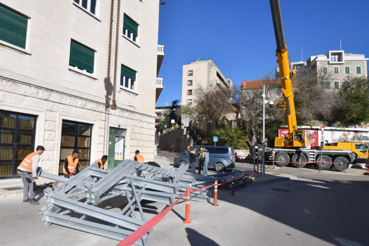 dizalica i strani radnici u šibeniku