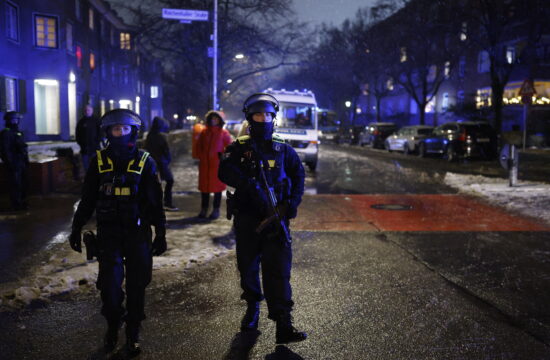 policajci u berlinu po noći