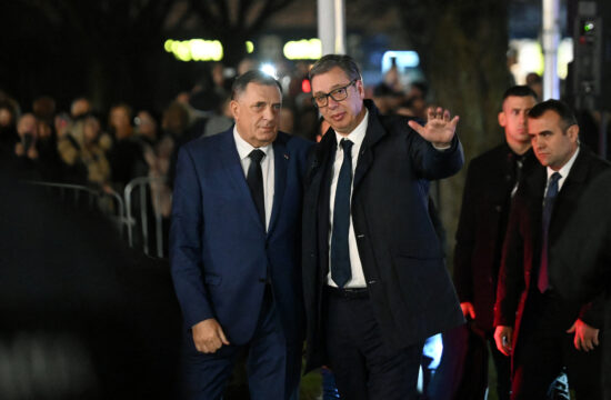 Aleksandar Vucic, Milorad Dodik